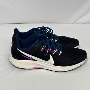 Nike Air Zoom Pegasus 36 - Size 9